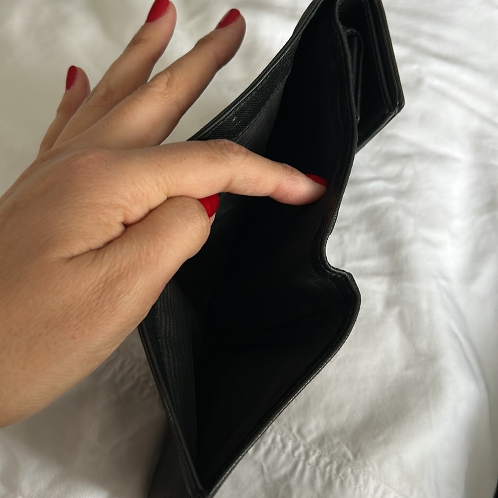 Prada Wallet - Picture 8 of 9